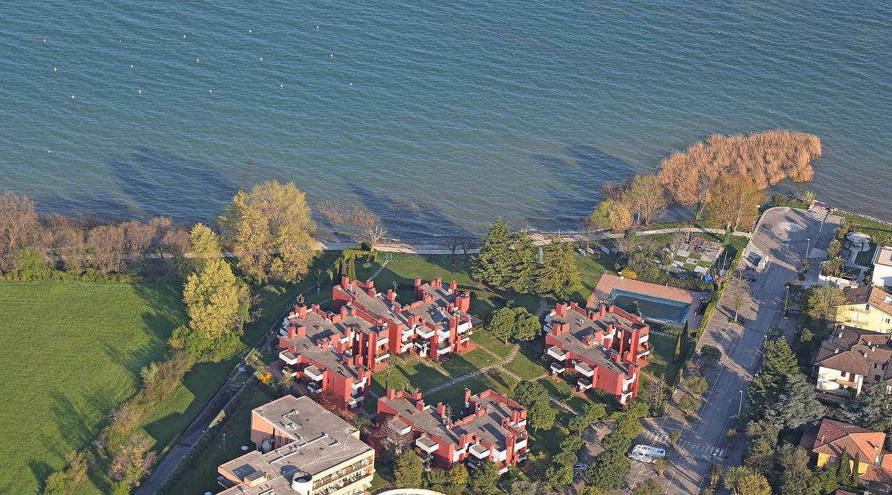 Holiday Sirmione Apartments Exteriör bild