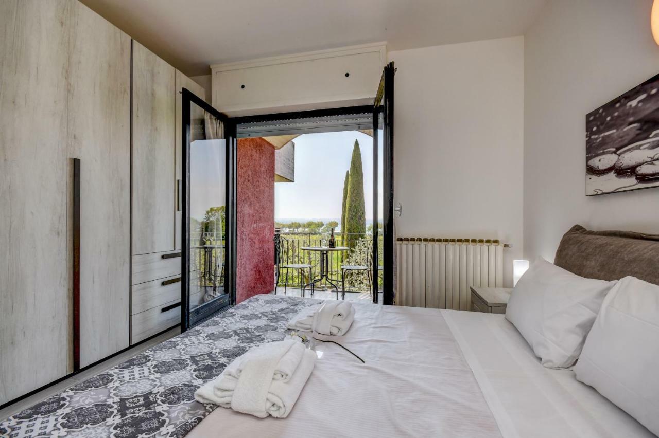 Holiday Sirmione Apartments Exteriör bild