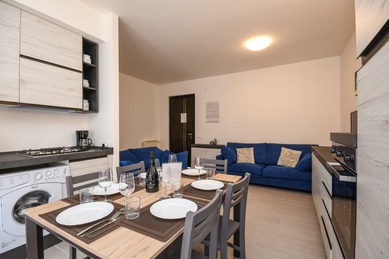 Holiday Sirmione Apartments Exteriör bild